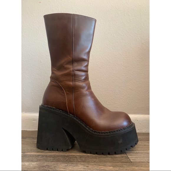 🚫SOLD🚫 🤎 UNIF BROWN PARKER CHUNKY PLATFORM BOOTS 🤎 - Picture 1 of 5